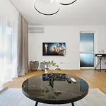 Cruwzo I Modern Centrally Located With Parking Daire *