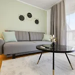 Daire Cruwzo I Modern Centrally Located With Parking *