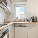 Cruwzo I Modern Centrally Located With Parking Daire