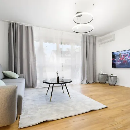 Lägenhet Cruwzo - Modern Centrally Located With Parking Ingolstadt