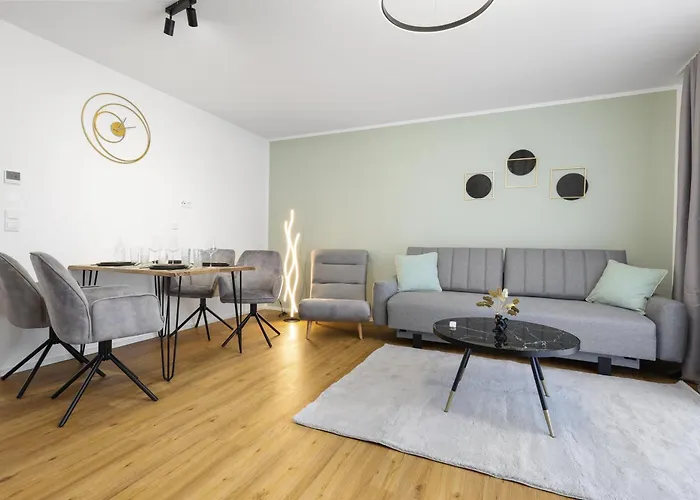 Cruwzo I Modern Centrally Located With Parking