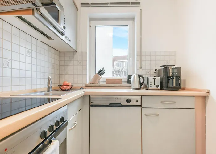 Cruwzo I Modern Centrally Located With Parking Lejlighed