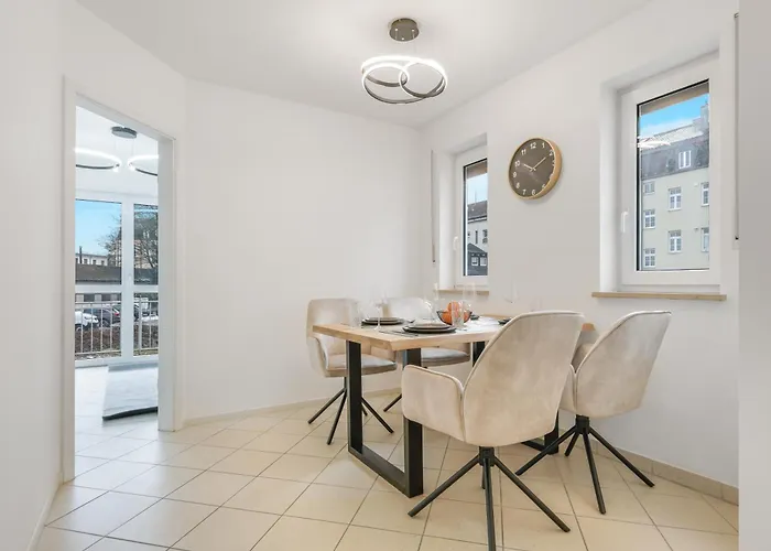Lejlighed Cruwzo I Modern Centrally Located With Parking *
